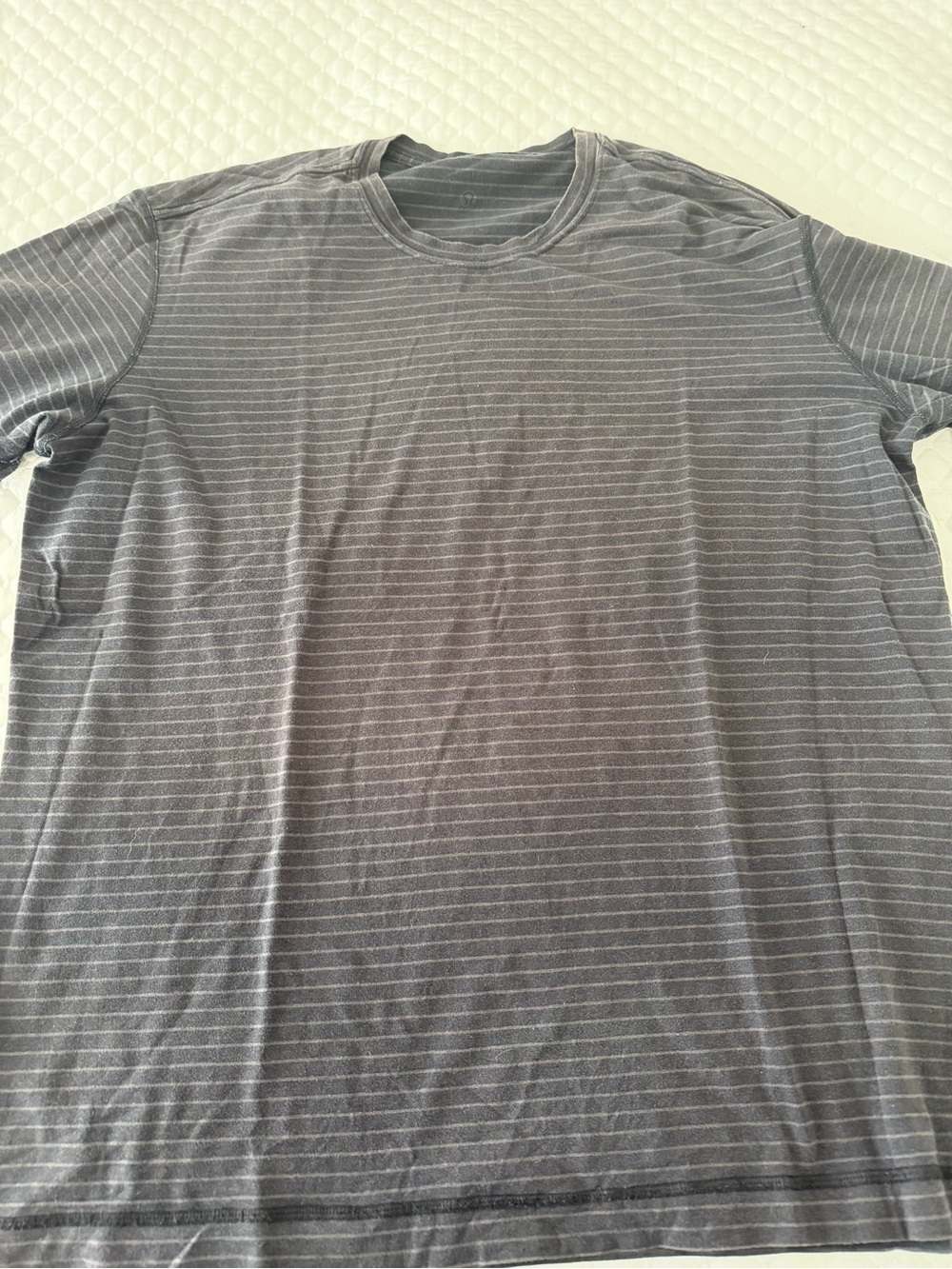 Men’s lululemon t shirt